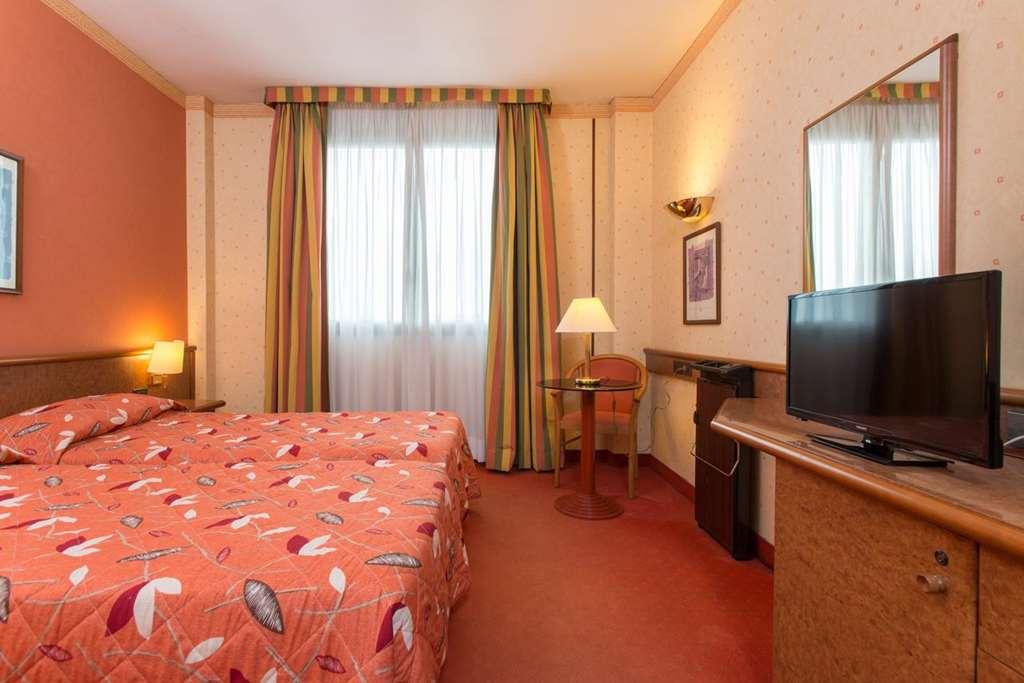 Meditur Hotel Pomezia Δωμάτιο φωτογραφία