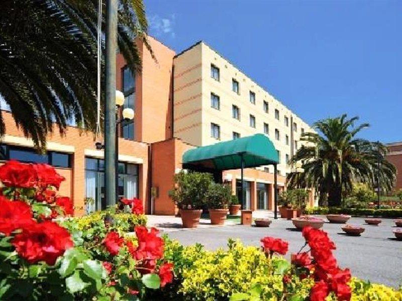 Meditur Hotel Pomezia Εξωτερικό φωτογραφία