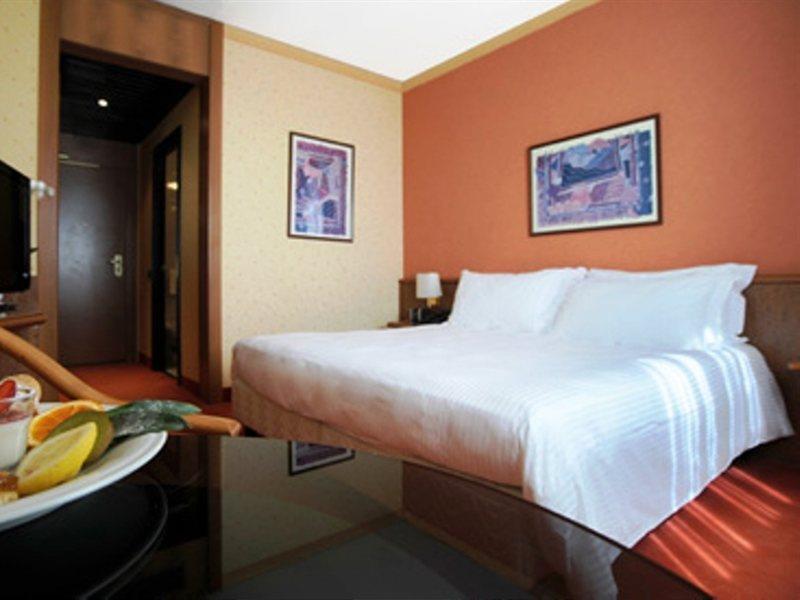 Meditur Hotel Pomezia Εξωτερικό φωτογραφία