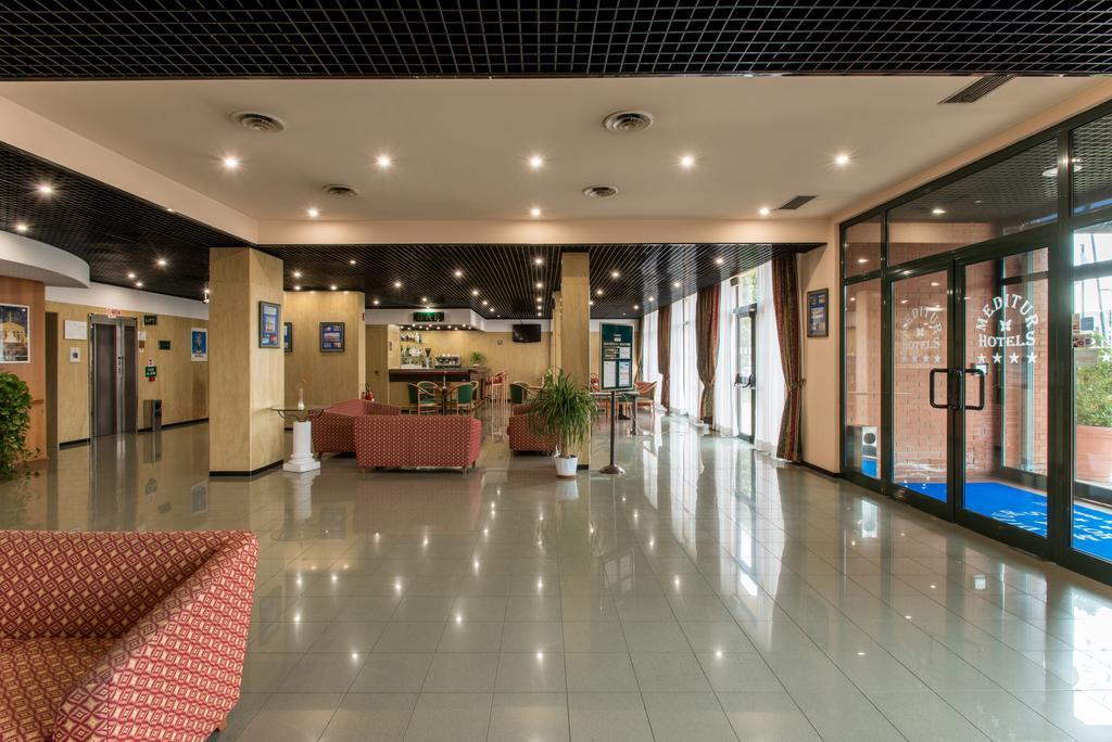 Meditur Hotel Pomezia Εξωτερικό φωτογραφία