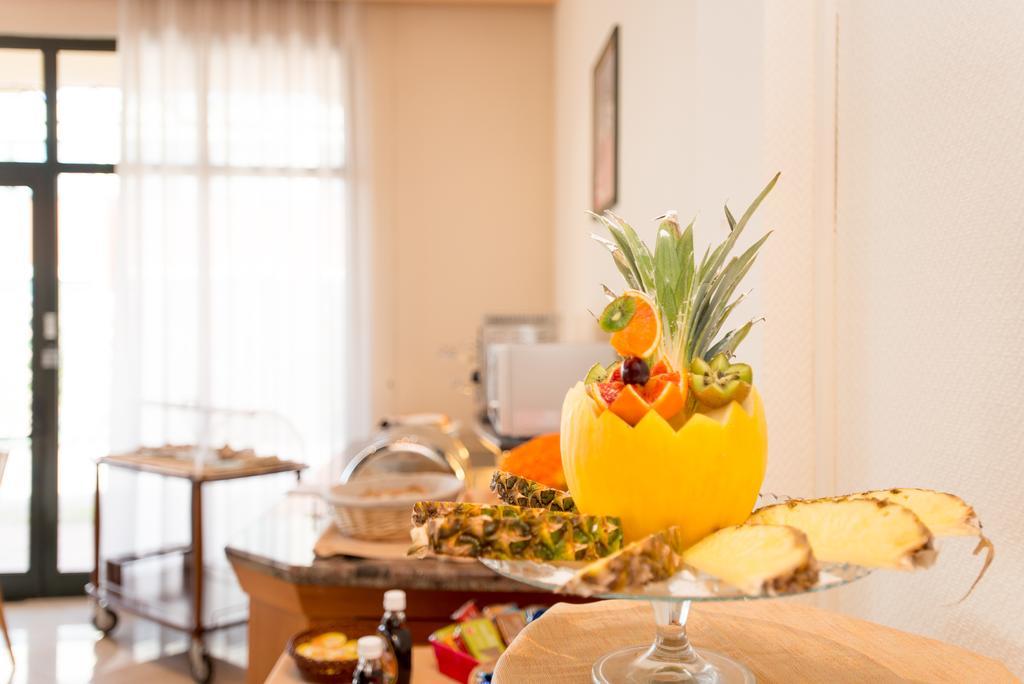 Meditur Hotel Pomezia Εξωτερικό φωτογραφία