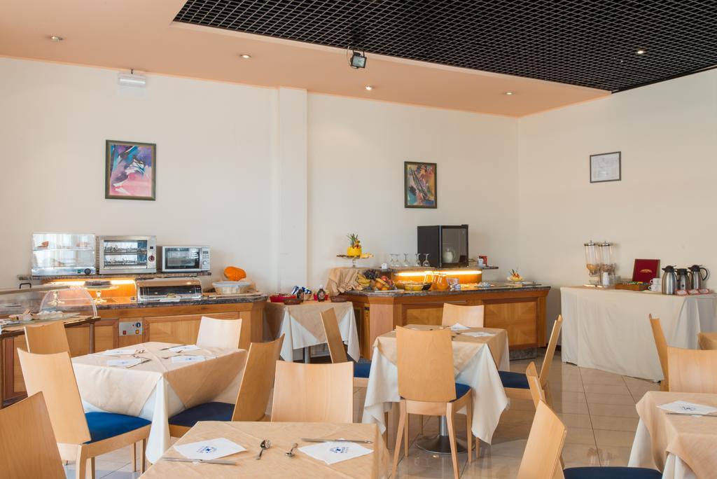 Meditur Hotel Pomezia Εξωτερικό φωτογραφία